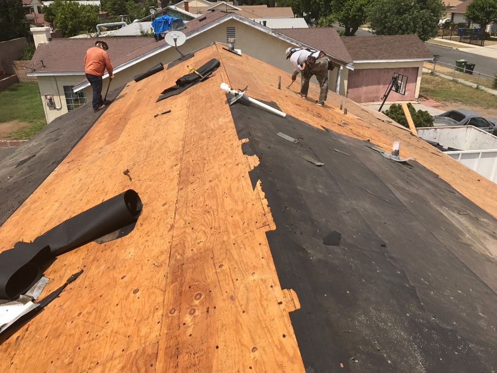 Our roofing crew